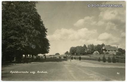 ansichtkaart: Arnhem, Apeldoornsche weg