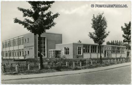 Waddinxveen, Chr. Landbouwhuishoudschool 'De Rank' ansichtkaart: Waddinxveen, Chr. Landbouwhuishoudschool 'De Rank'