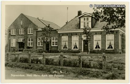 Nijemirdum, Ned. Herv. Kerk met Pastorie ansichtkaart: Nijemirdum, Ned. Herv. Kerk met Pastorie