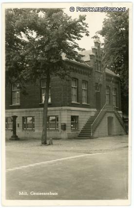ansichtkaart: Mill, Gemeentehuis