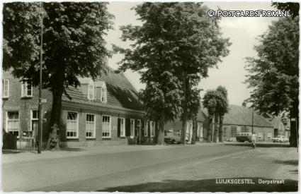 Luyksgestel, Dorpstraat ansichtkaart: Luyksgestel, Dorpstraat
