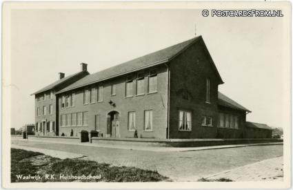 ansichtkaart: Waalwijk, R.K. Huishoudschool
