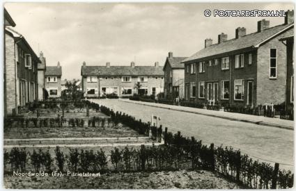 Noordwolde FR, Pitrietstraat ansichtkaart: Noordwolde FR, Pitrietstraat