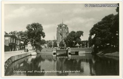 ansichtkaart: Leeuwarden, Oldehove met Vrouwenpoortsbrug