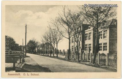 Assendelft, O.L. School ansichtkaart: Assendelft, O.L. School